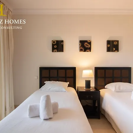 Arcos Gardens Fairways Apartment *